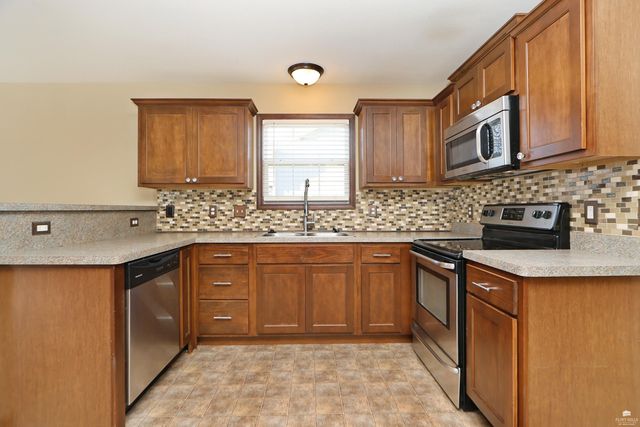 3009 Oakwood Drive, Junction City, KS 66441