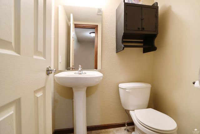 3009 Oakwood Drive, Junction City, KS 66441