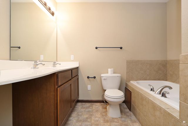 3009 Oakwood Drive, Junction City, KS 66441