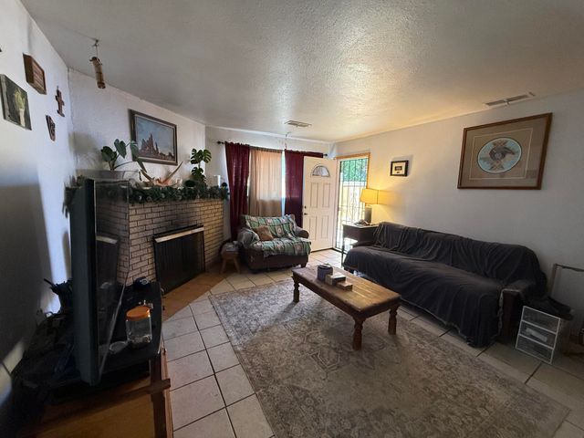 520 Kentucky Street SE, Albuquerque, NM 87108