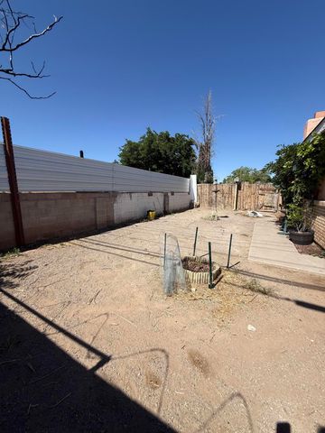 520 Kentucky Street SE, Albuquerque, NM 87108