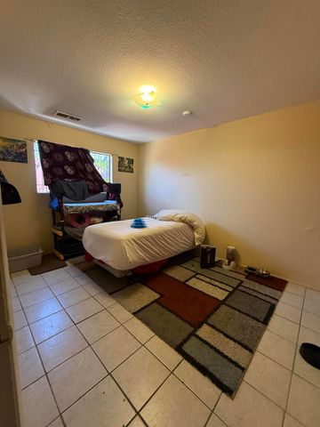 520 Kentucky Street SE, Albuquerque, NM 87108