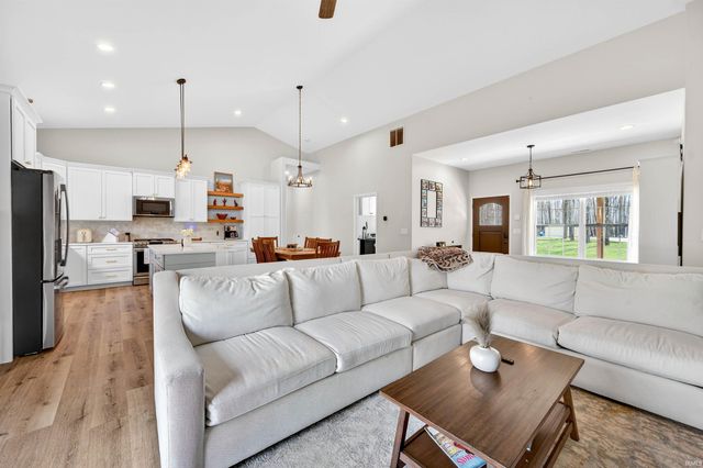 4724 Covered Bridge Road, Nashville, IN 47448