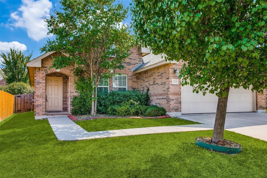 2324 Loreto Drive, Fort Worth, TX 76177