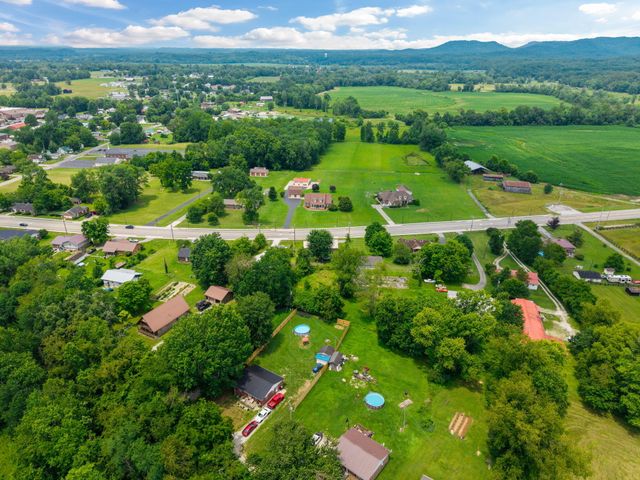 758 N Main Street, Stanton, KY 40380