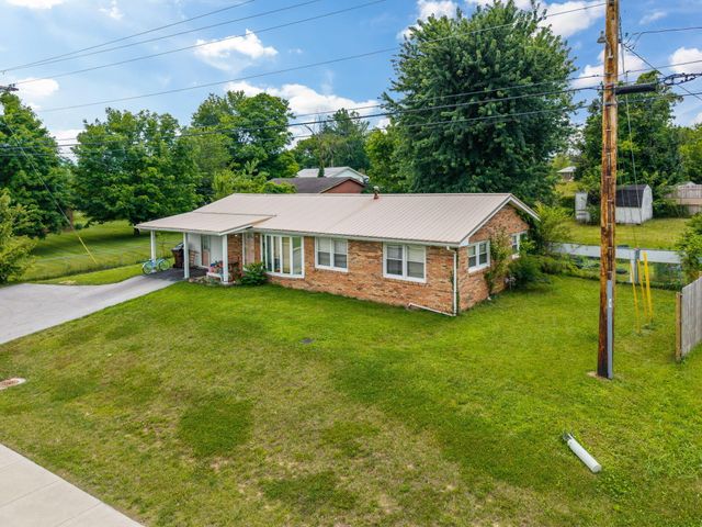 758 N Main Street, Stanton, KY 40380