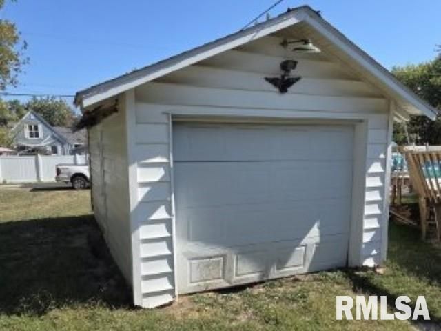 704 S 24TH Street, Mt Vernon, IL 62864