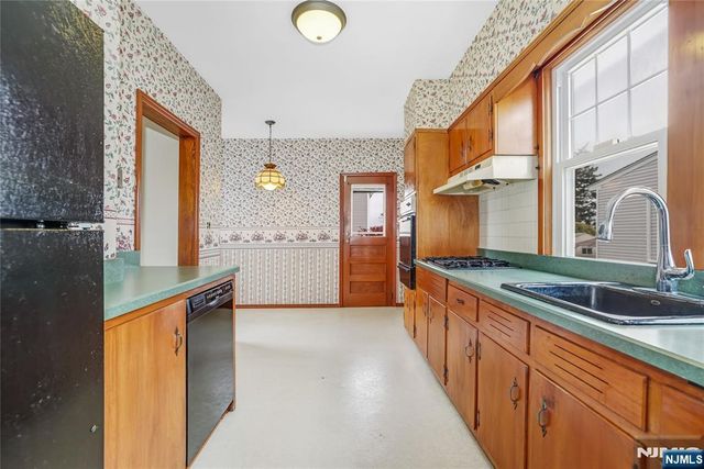 455 Stuyvesant Avenue, Lyndhurst, NJ 07071