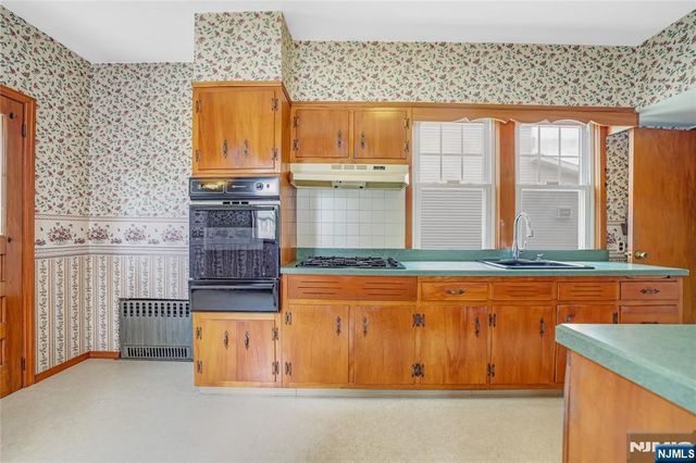 455 Stuyvesant Avenue, Lyndhurst, NJ 07071