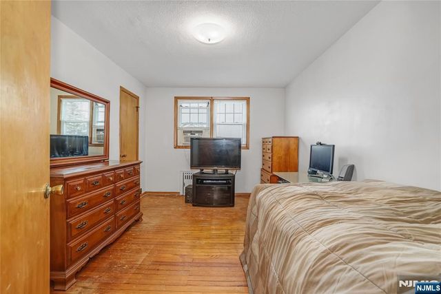 455 Stuyvesant Avenue, Lyndhurst, NJ 07071