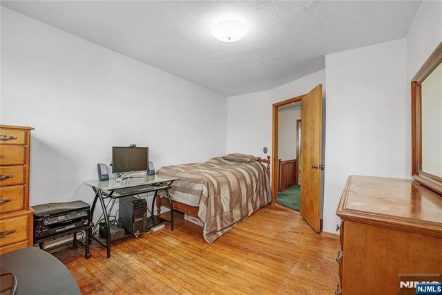 455 Stuyvesant Avenue, Lyndhurst, NJ 07071
