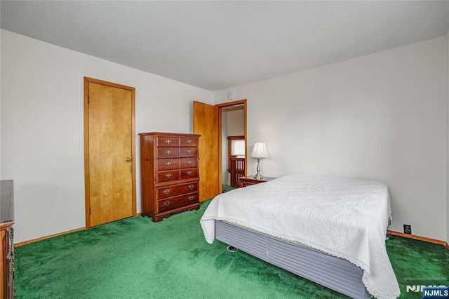 455 Stuyvesant Avenue, Lyndhurst, NJ 07071