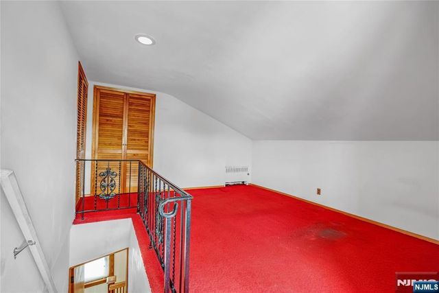 455 Stuyvesant Avenue, Lyndhurst, NJ 07071