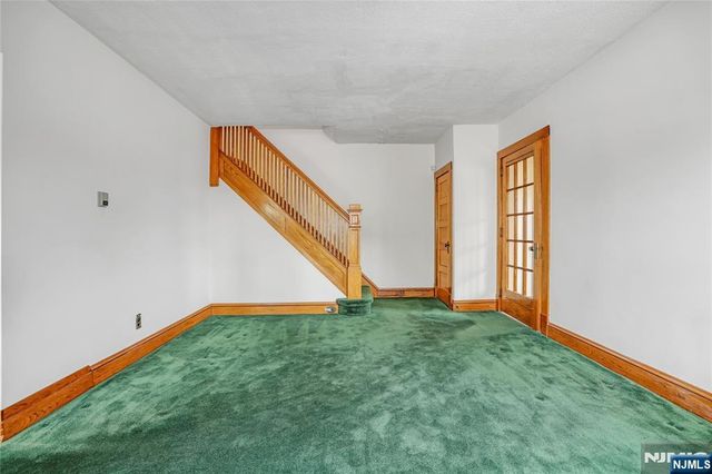 455 Stuyvesant Avenue, Lyndhurst, NJ 07071