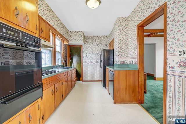 455 Stuyvesant Avenue, Lyndhurst, NJ 07071