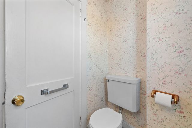 212 Pearl St, Gardner, MA 01440