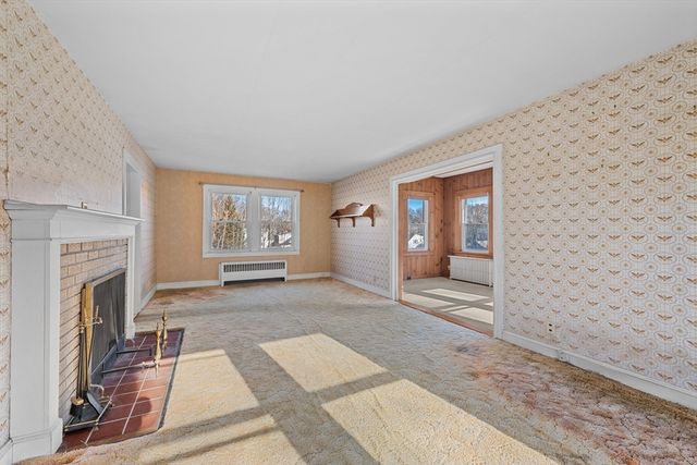 212 Pearl St, Gardner, MA 01440