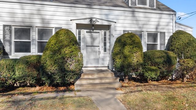 212 Pearl St, Gardner, MA 01440