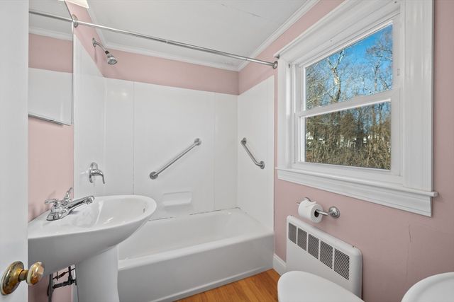 212 Pearl St, Gardner, MA 01440