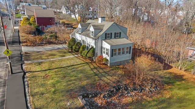 212 Pearl St, Gardner, MA 01440