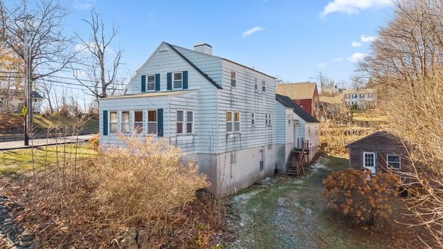 212 Pearl St, Gardner, MA 01440