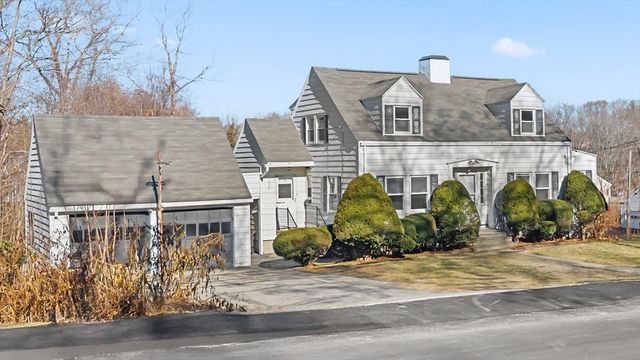 212 Pearl St, Gardner, MA 01440