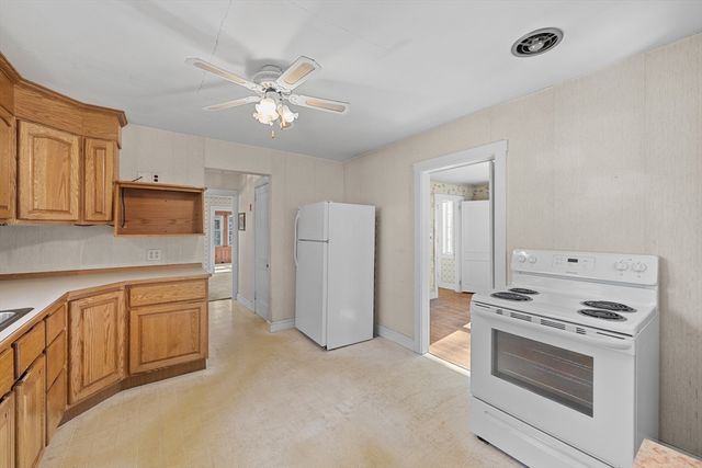 212 Pearl St, Gardner, MA 01440