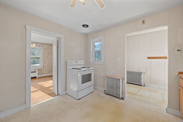 212 Pearl St, Gardner, MA 01440