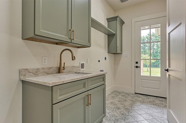 25830 Navajo Place Drive, Tomball, TX 77375