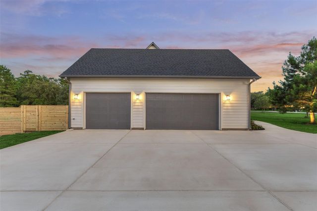 25830 Navajo Place Drive, Tomball, TX 77375