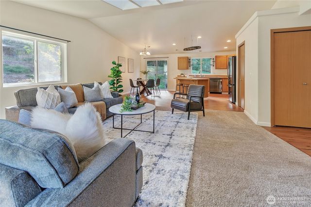 12212 401 Street E, Eatonville, WA 98328