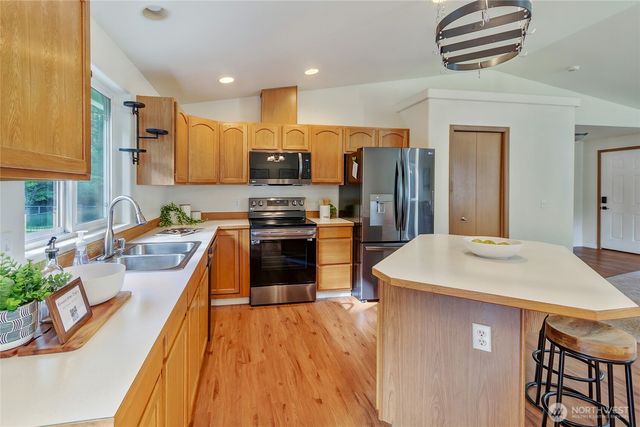 12212 401 Street E, Eatonville, WA 98328