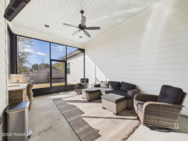 123 Sweet Ridge Way, Youngsville, LA 70592