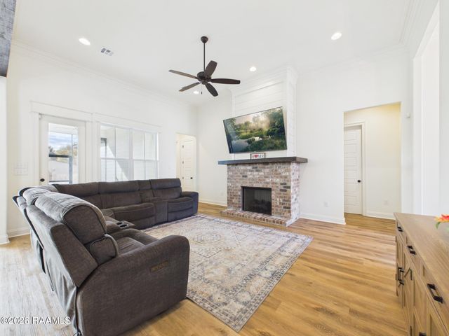 123 Sweet Ridge Way, Youngsville, LA 70592