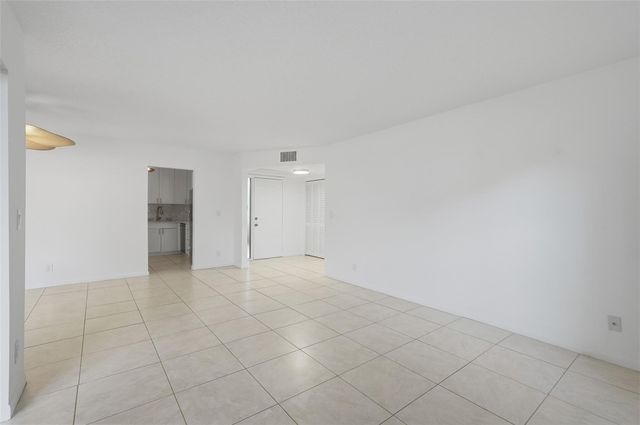 3833 Carambola Circle 2968, Pompano Beach, FL 33066