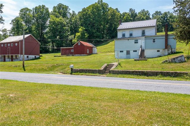 17 Kutz Road, Rockland Twp, PA 19522