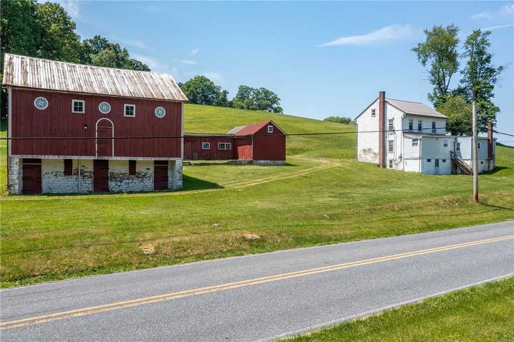 17 Kutz Road, Rockland Twp, PA 19522