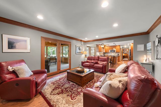2012 Cromwell Drive, Wheaton, IL 60189