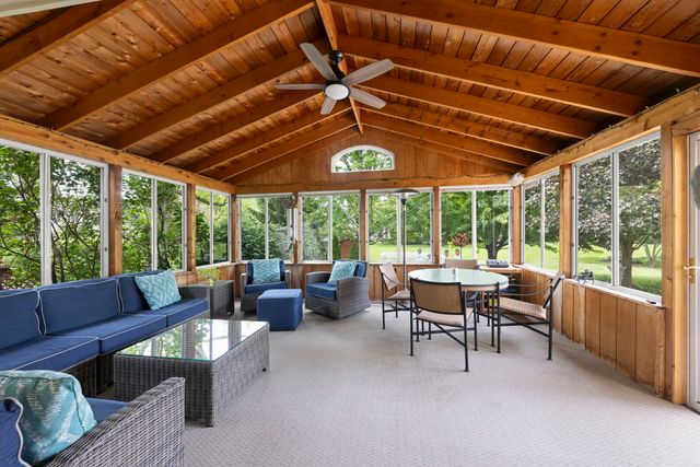 2012 Cromwell Drive, Wheaton, IL 60189