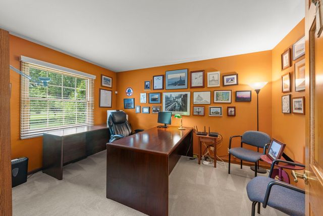 2012 Cromwell Drive, Wheaton, IL 60189