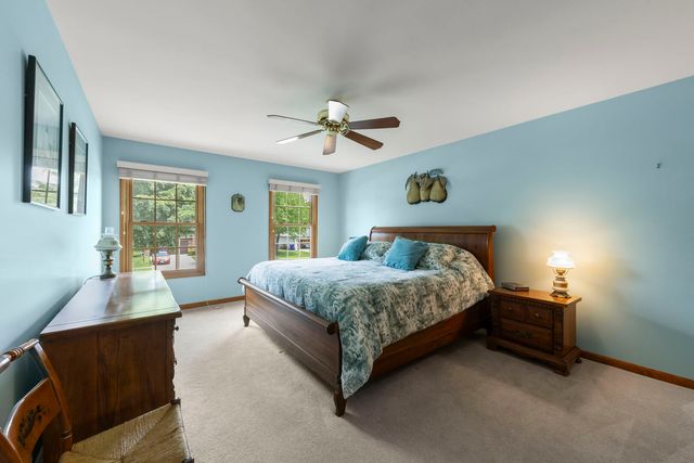 2012 Cromwell Drive, Wheaton, IL 60189