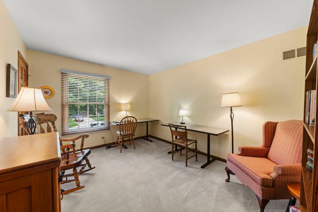 2012 Cromwell Drive, Wheaton, IL 60189