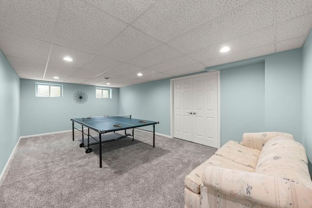 2012 Cromwell Drive, Wheaton, IL 60189