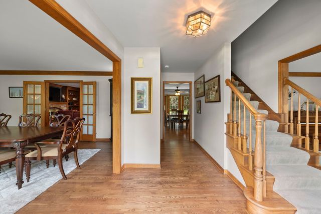 2012 Cromwell Drive, Wheaton, IL 60189