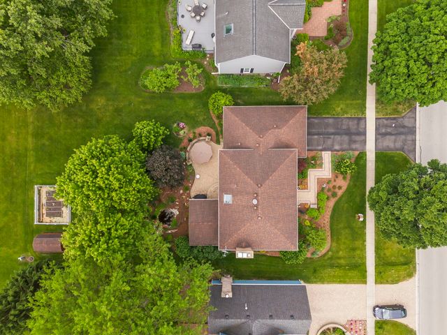 2012 Cromwell Drive, Wheaton, IL 60189