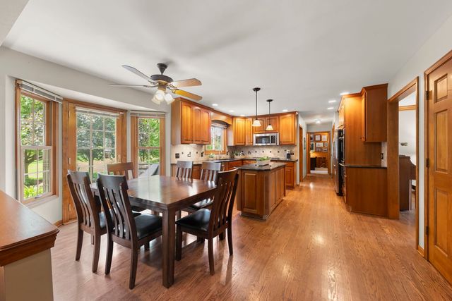 2012 Cromwell Drive, Wheaton, IL 60189