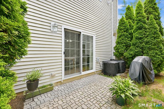 450 Naugatuck Avenue 450, Milford, CT 06460