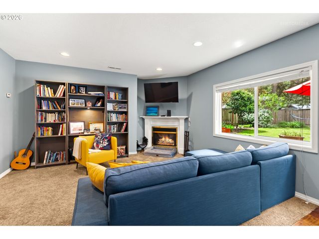 16229 Sw LAKE FOREST Blvd, Lake Oswego, OR 97035