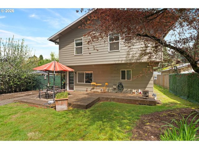 16229 Sw LAKE FOREST Blvd, Lake Oswego, OR 97035