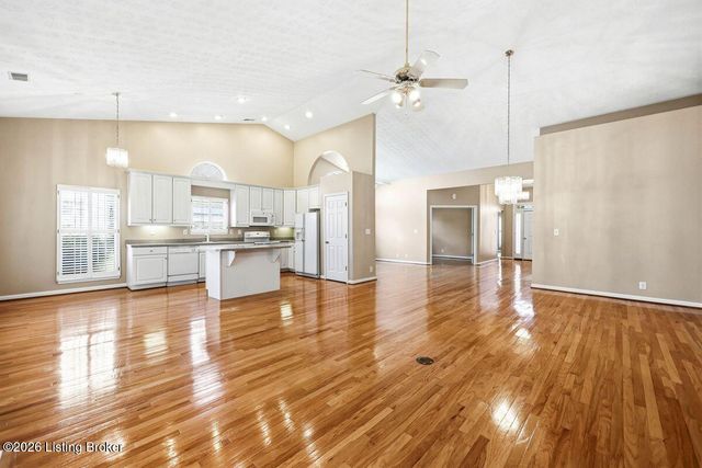 14029 Waters Edge Dr, Louisville, KY 40245